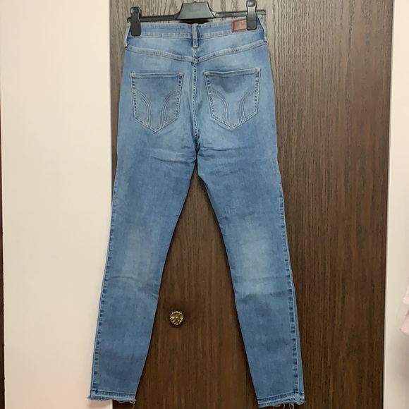 Hollister Blue Wash Jeans - Picture 2 of 3